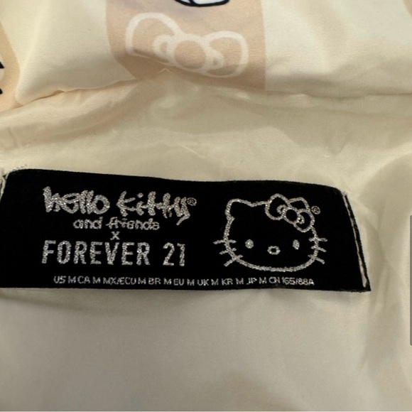 Forever 21 Sanrio Patterned Puffer Jacket - Cream 🤍 - Picture 4 of 4